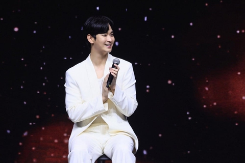 Kim Soo Hyun - Ảnh 1.