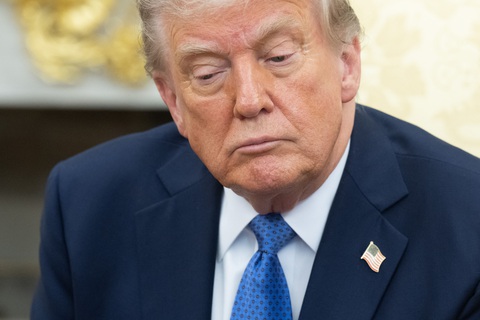 Tổng thống Trump thất vọng vì không mang lại hòa bình cho Ukraine sau gần 100 ngày tại vị - Ảnh 1.