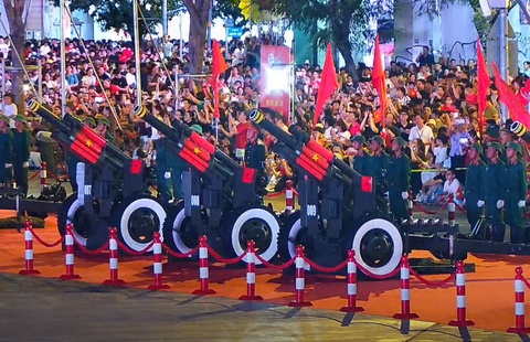 Lệnh phát rền vang, sơ duyệt diễu binh, diễu hành bắt đầu - Ảnh 2. Lệnh phát rền vang, sơ duyệt diễu binh, diễu hành bắt đầu - Ảnh 2.