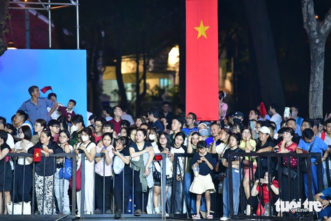 Sơ duyệt diễu binh, diễu hành tối 25-4, gợi ý điểm gửi xe gần khu vực diễu binh, diễu hành - Ảnh 1.