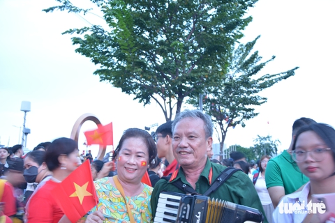 bến Bạch Đằng - Ảnh 2.