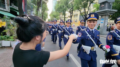 diễu binh - Ảnh 5.
