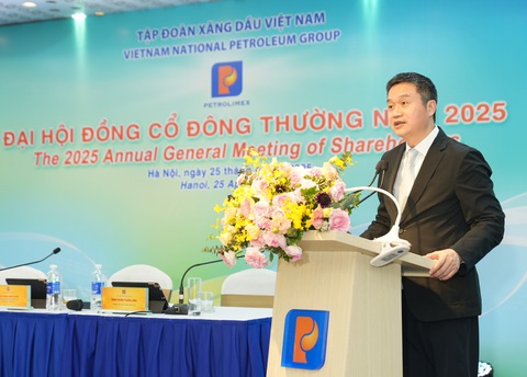 Lãnh đạo Petrolimex lên tiếng về cú 'giảm sốc' của giá xăng dầu sau lệnh áp thuế của ông Trump - Ảnh 1.