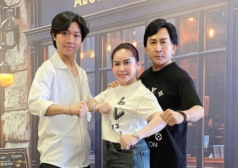Rạp Việt bình yên trước 'cơn bão' Lật mặt 8; Cha con Kim Tử Long hát ca cảnh Lý Thường Kiệt - Ảnh 3. Lật mặt - Ảnh 4.