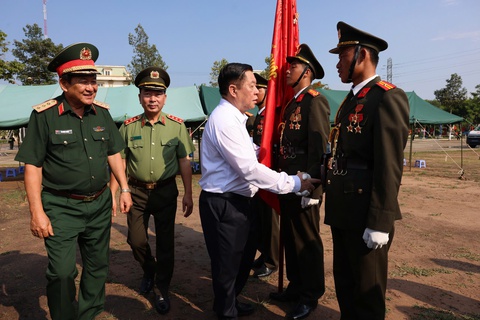 diễu binh - Ảnh 1.