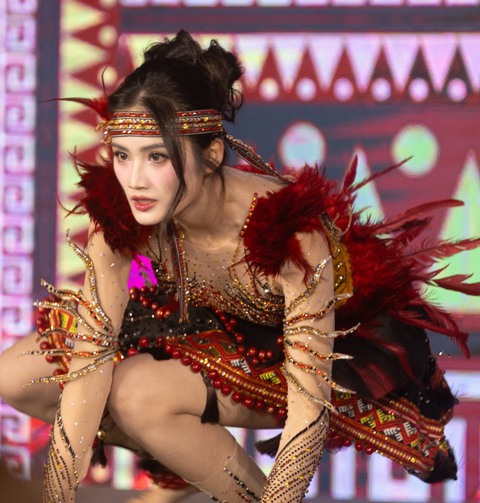 Ý Nhi - Ảnh 1.
