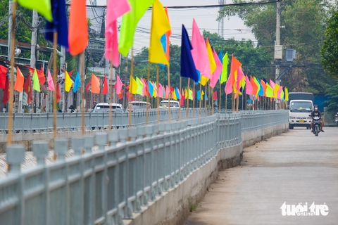 Hàng loạt rạch ô nhiễm ở quận 12 'thay áo mới', thêm nhiều dự án thoát nước được khởi công - Ảnh 2.
