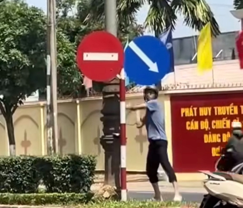 đập phá - Ảnh 1.