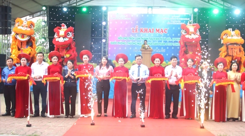 Long An tổ chức nhiều chương trình hướng tới kỷ niệm 50 năm ngày thống nhất đất nước - Ảnh 1.