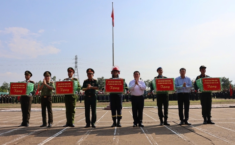 diễu binh - Ảnh 2.