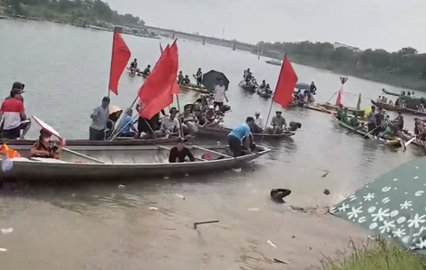 ĐUA GHE - Ảnh 1.