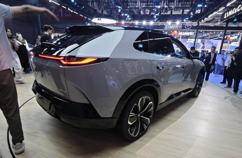 Ảnh thực tế Mazda EZ-60: 'Đàn anh CX-5', màn hình siêu rộng, tùy chọn EREV hoặc thuần điện - Ảnh 5.
