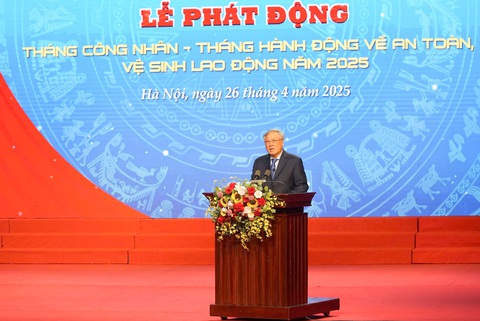 Phó Thủ tướng Nguyễn Hòa Bình mong mỗi người yêu lao động như yêu chính cuộc sống của mình - Ảnh 1. Mong mỗi người yêu lao động như yêu chính cuộc sống của mình - Ảnh 1.