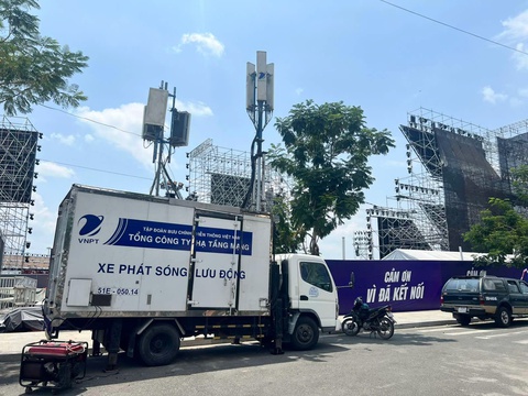 Mạng lưới của VNPT đã sẵn sàng phục vụ đại lễ - Ảnh 1. Mạng lưới của VNPT đã sẵn sàng phục vụ đại lễ - Ảnh 1.
