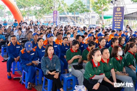 Trao 34 mái ấm cho công nhân khó khăn tại Đà Nẵng - Ảnh 2.