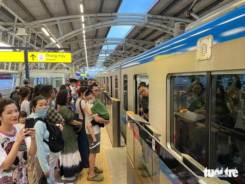 Đi metro số 1 xem lễ 30-4, người dân cần lưu ý gì? - Ảnh 1.