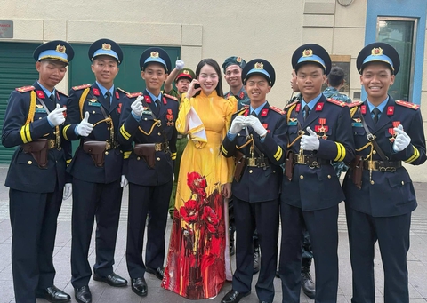 - Ảnh 1. diễu hành - Ảnh 1.