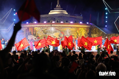 Vang mãi khúc khải hoàn - Ảnh 27.
