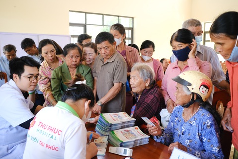 Bệnh viện - Ảnh 1.