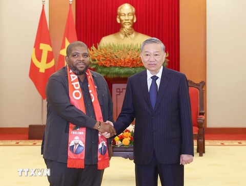 Tổng Thư ký Đảng Mặt trận giải phóng Mozambique thăm Việt Nam, dự ỷ niệm 50 năm thống nhất đất nước - Ảnh 1. Tổng thư ký Đảng Mặt trận giải phóng Mozambique thăm Việt Nam, dự kỷ niệm 50 năm thống nhất đất nước - Ảnh 1.