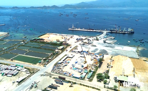 Sáp nhập Khánh Hòa - Ninh Thuận: Phát huy hiệu quả tổng hợp cảng Cam Ranh và sân bay Thành Sơn - Ảnh 1. Sáp nhập Khánh Hòa - Ninh Thuận: Phát huy hiệu quả tổng hợp cảng Cam Ranh và sân bay Thành Sơn - Ảnh 1.