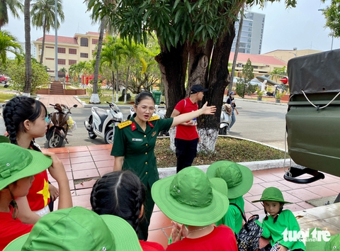 Người Đà Nẵng ùn ùn về thăm Bảo tàng Khu 5 dịp lễ 30-4 - Ảnh 6.