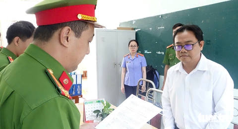 Bắt nguyên giám đốc Trung tâm Giáo dục nghề nghiệp - Giáo dục thường xuyên huyện Châu Thành - Ảnh 3.