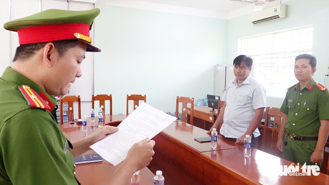 Bắt nguyên giám đốc Trung tâm Giáo dục nghề nghiệp - Giáo dục thường xuyên huyện Châu Thành - Ảnh 1.