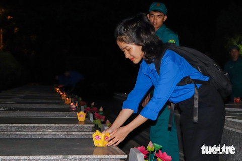 Hàng ngàn ngọn nến thắp sáng Nghĩa trang liệt sĩ TP Đà Nẵng - Ảnh 3.