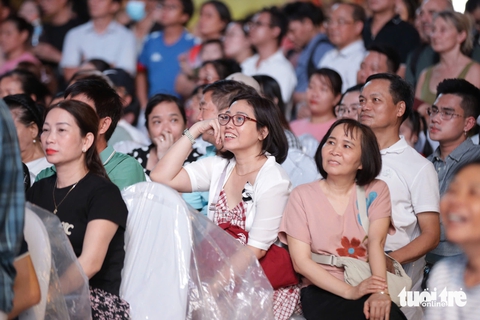 Đông đảo khán giả giao lưu ê kíp Địa đạo và xem phim tài liệu Thụy Điển 'Chiến thắng của Việt Nam - Ảnh 7. Địa đạo - Ảnh 5.