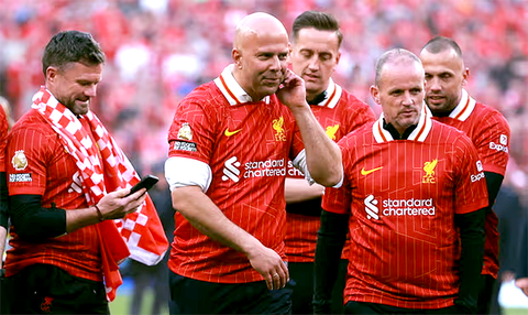HLV Arne Slot có 'cảm giác thật không thực' khi cùng Liverpool vô địch - Ảnh 1.