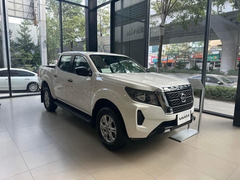 Nissan Navara giảm tới 90 triệu tại đại lý: Đấu Triton, Hilux bằng giá khởi điểm thực tế thấp nhất phân khúc- Ảnh 2. Nissan Navara - Ảnh 1.