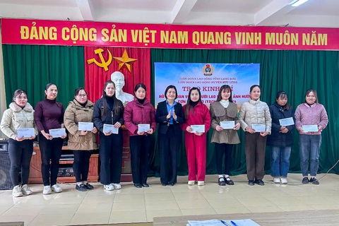 Nối lại ước mơ an cư cho công nhân lao động khó khăn - Ảnh 4. Nối lại ước mơ an cư lạc nghiệp cho người lao động khó khăn trong Tháng công nhân - Ảnh 6.