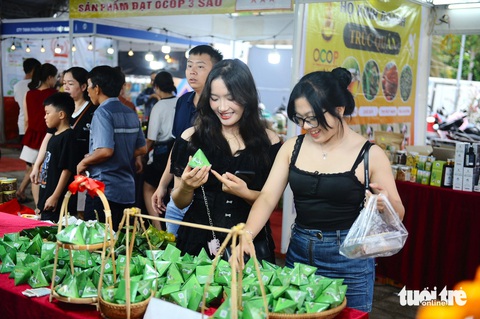lễ 30-4 - Ảnh 1.