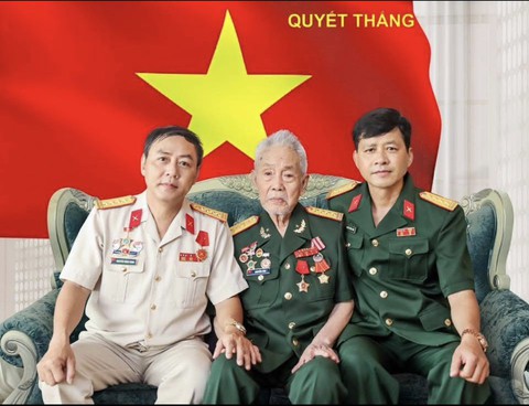 Ca khúc Viết tiếp câu chuyện hòa bình của Nguyễn Văn Chung hơn 2 tỉ lượt nghe - Ảnh 2.