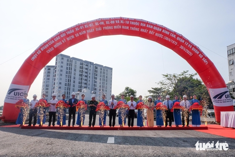 Thông xe kỹ thuật 4km đường ven kênh Tham Lương - Ảnh 2.