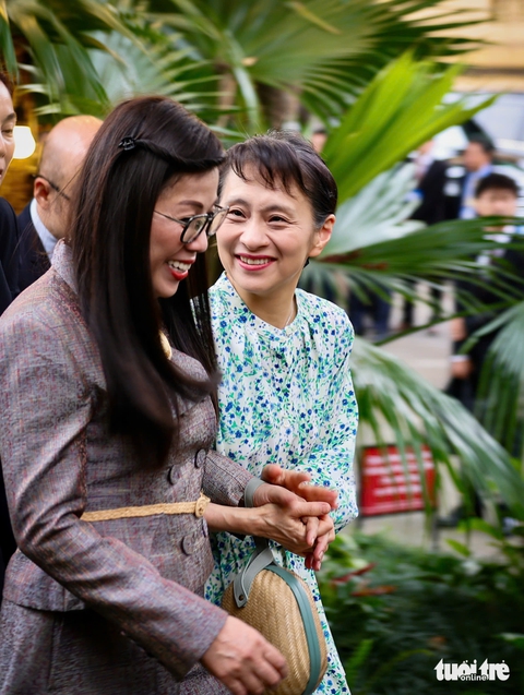 Thủ tướng Việt Nam và Nhật Bản cùng uống cà phê, thăm Bảo tàng Lịch sử - Ảnh 4.