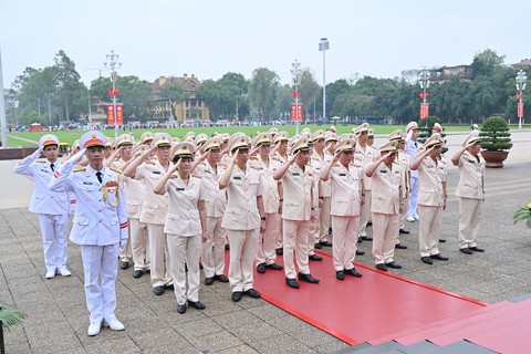 Lãnh đạo Đảng, Nhà nước viếng Chủ tịch Hồ Chí Minh dịp 30-4 - Ảnh 7.