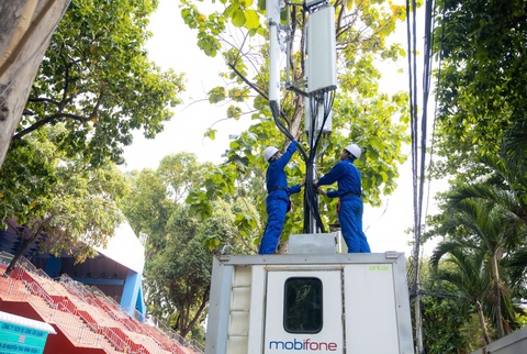 Nhà mạng điều trạm phát sóng di động, tăng tốc độ internet cho đại lễ 30-4 - Ảnh 1. lễ 30-4 - Ảnh 1.