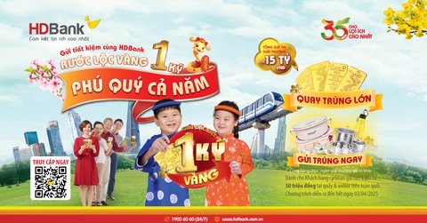 Một khách hàng trúng thưởng 1 ký vàng SJC từ HDBank - Ảnh 1.