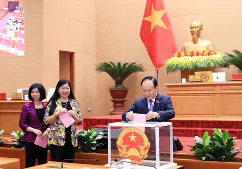 Hà Nội miễn nhiệm chức danh ủy viên UBND TP với trung tướng Nguyễn Hải Trung và nhiều cán bộ - Ảnh 1.