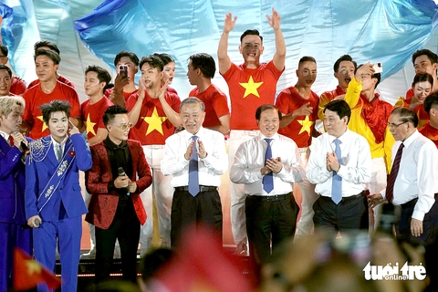 Tổng Bí thư và lãnh đạo Đảng, Nhà nước cùng lãnh đạo các nước dự chương trình Mùa xuân thống nhất - Ảnh 1.