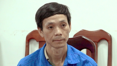 Công an TP.HCM bắt nhóm nhân viên giao hàng làm giấy tờ giả - Ảnh 1.