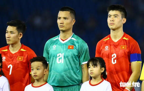 Tuyển Việt Nam tăng 5 bậc, Thái Lan sắp văng khỏi top 100 FIFA - Ảnh 1.