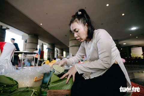 Thi gói, nấu bánh chưng dâng cúng Quốc Tổ Hùng Vương - Ảnh 8. bánh chưng - Ảnh 8.