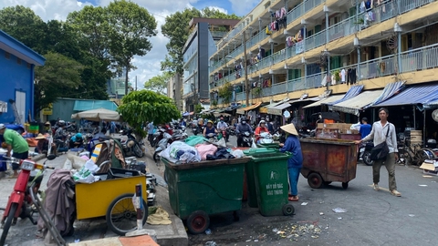 đóng tiền rác - Ảnh 1.