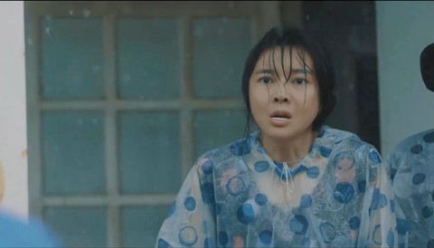Bão trong Mẹ biển - Ảnh 2. Mẹ biển - Ảnh 3.
