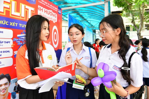 lớp 10 - Ảnh 1.