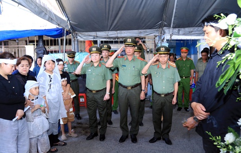 Truy tặng bằng khen - Ảnh 2.