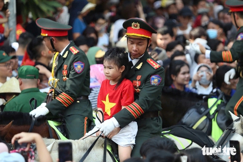 - Ảnh 4. diễu binh - Ảnh 11.